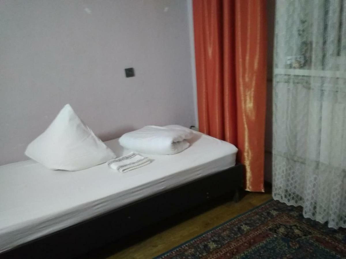 Saima Guest House Ош Екстериор снимка